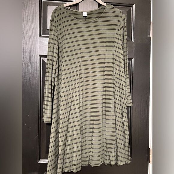 Swing Dress NWT - Picture 2 of 3